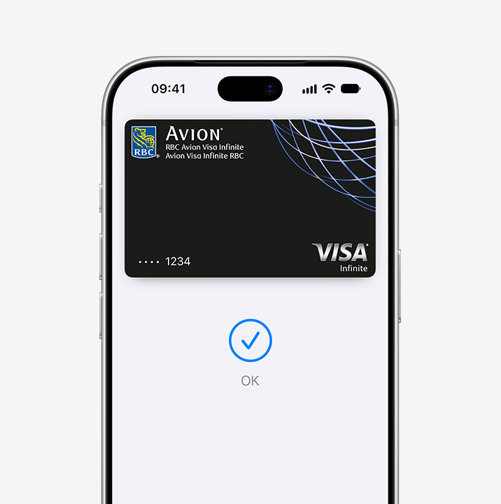 Vue partielle d’un écran d’iPhone montrant une carte de crédit utilisée avec Apple Pay