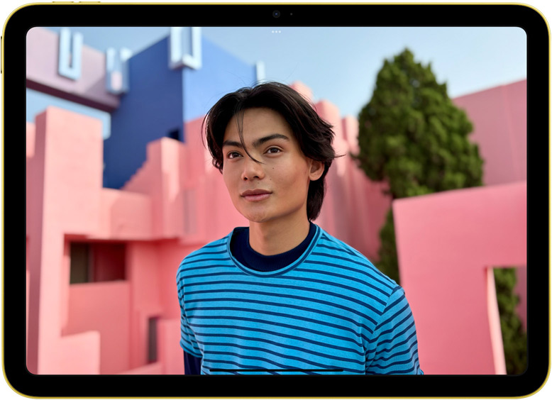 Apple TV+ show Ted Lasso on iPad.